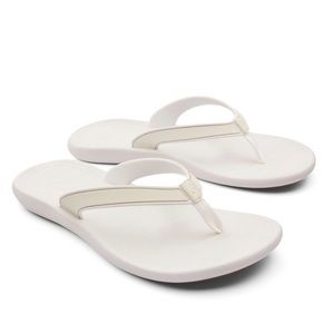 Olukai Women's Kāpehe Beach Sandals